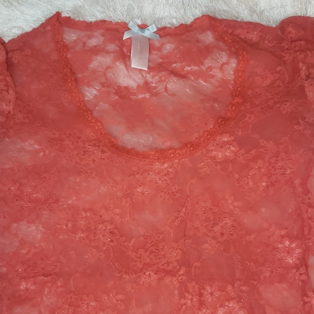 Lace top - Picture 2 of 3
